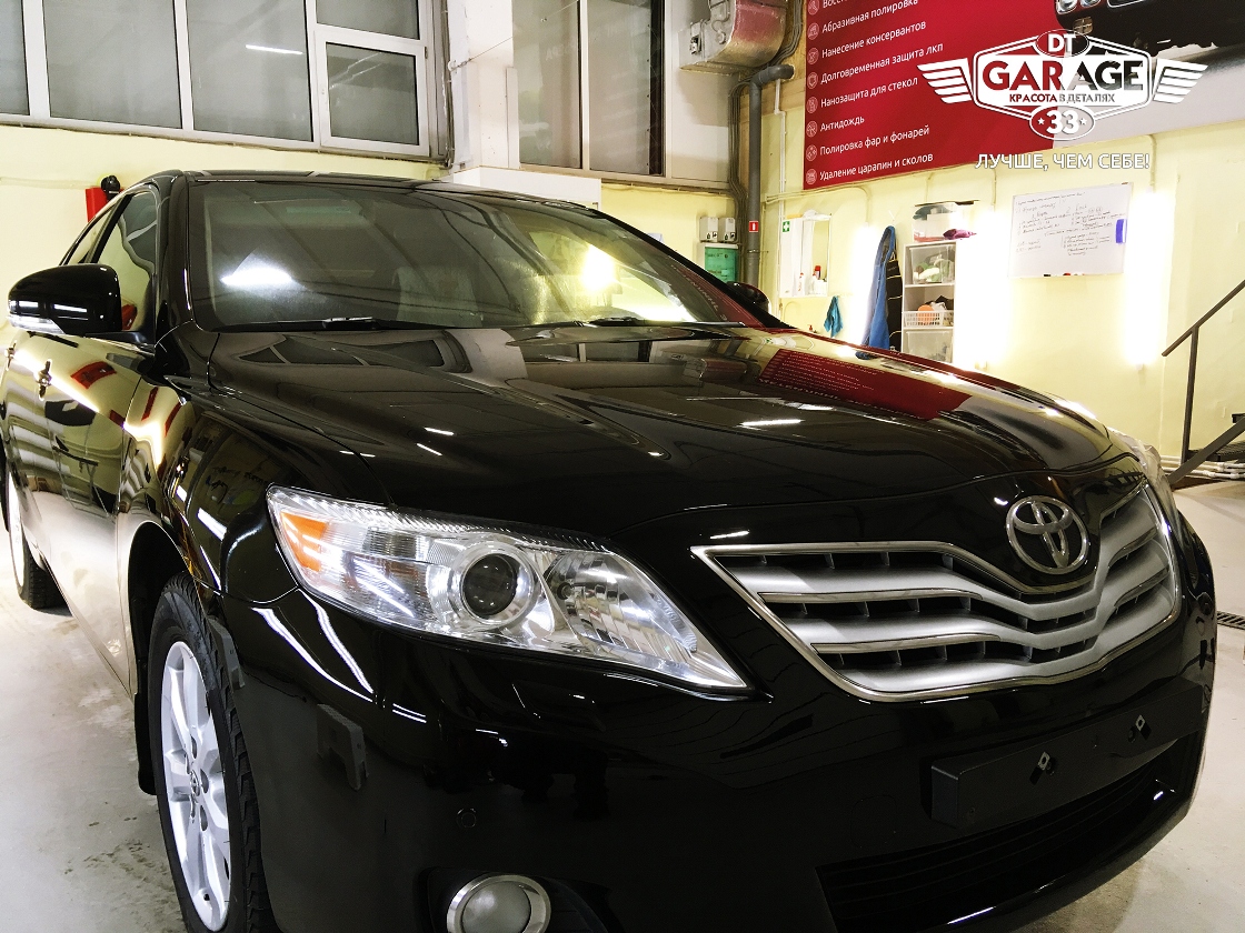Toyota Camry – обработка ServFaces Ceramic Suave в городе Владимире На фото Тойота Камри в боксе после полировки и нанесении защитного состава.